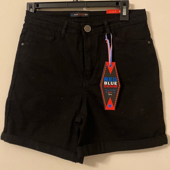 WOMEN’S SHORTS BUNDLE - Picture 7 of 12